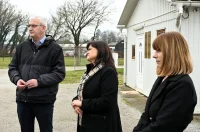 20260211 Udruga Milosrđe – Centar za beskućnike (foto Grad Karlovac) 03 Damir Mandić, Draženka Sila-Ljubenko i NN