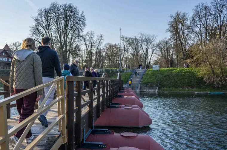 20260315 Karlovac (foto Igor Čepurkovski) 16 Korana, proljeće, pontonski most 20260315 Karlovac (foto Igor Čepurkovski) 16 Korana, proljeće, pontonski most