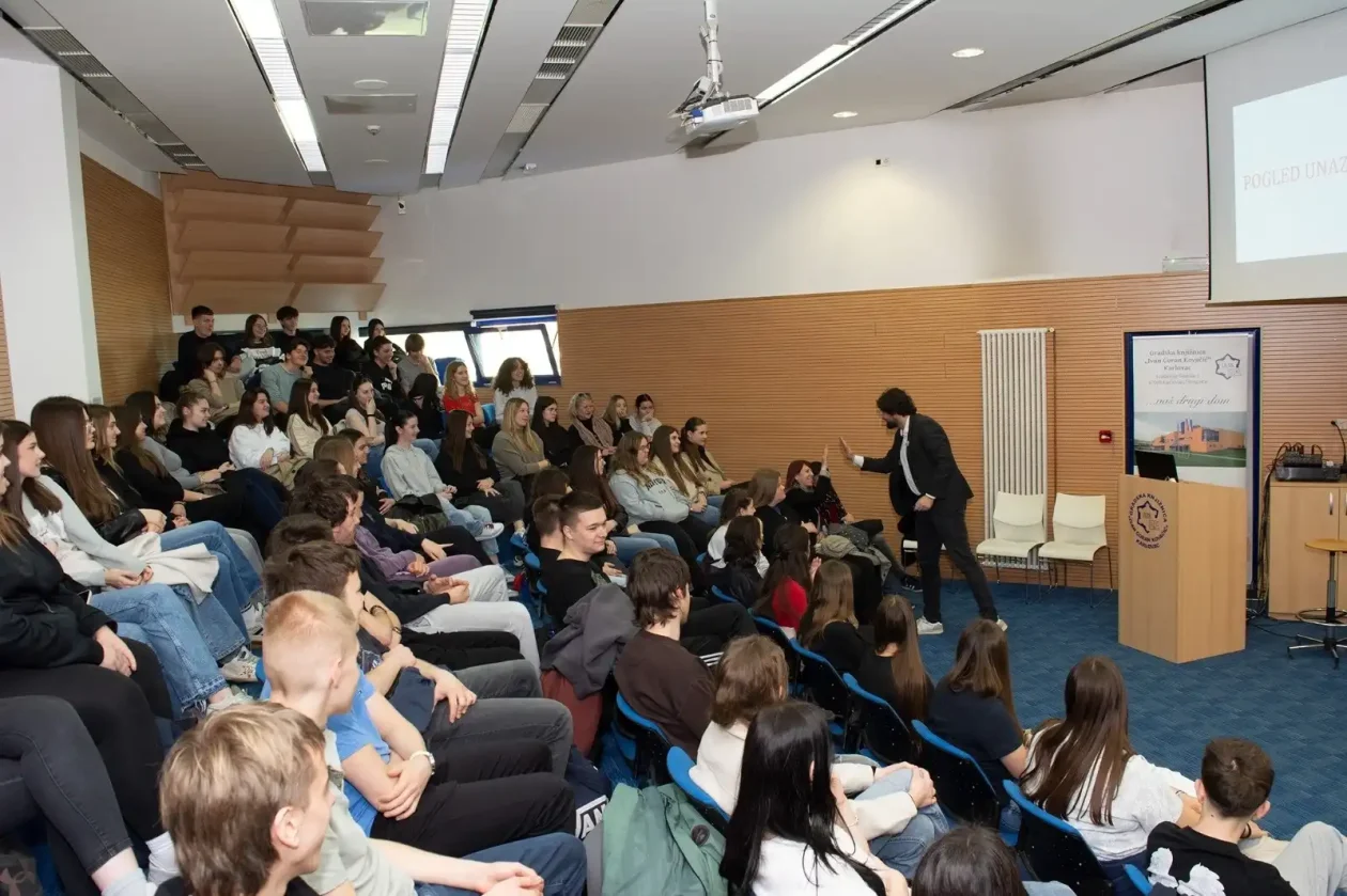 20260323 Boris Jokić u Karlovcu (foto Gradska knjižnica Ivan Goran Kovačić) 04