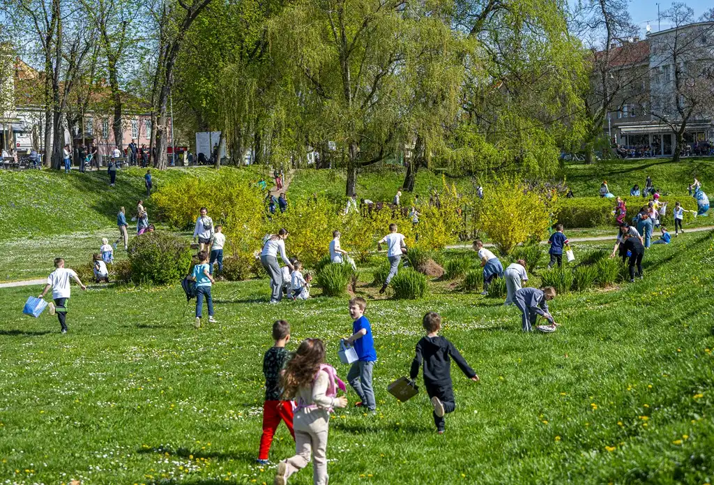 20260406 Šetalište doktora Franje Tuđmana, Karlovac, proljeće, Potraga za pisanicama (foto Igor Čepurkovski) 08
