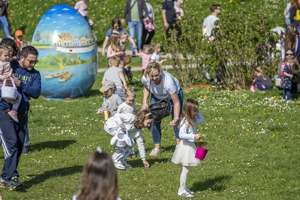 20260406 Šetalište doktora Franje Tuđmana, Karlovac, proljeće, Potraga za pisanicama (foto Igor Čepurkovski) 09