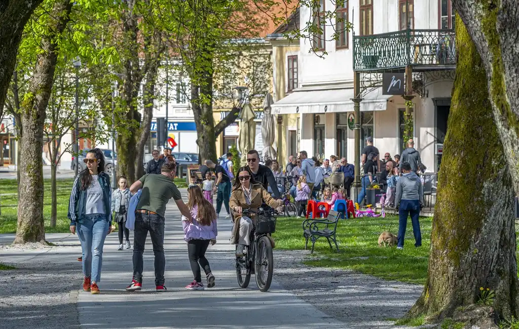 20260406 Šetalište doktora Franje Tuđmana, Karlovac, proljeće, Potraga za pisanicama (foto Igor Čepurkovski) 36