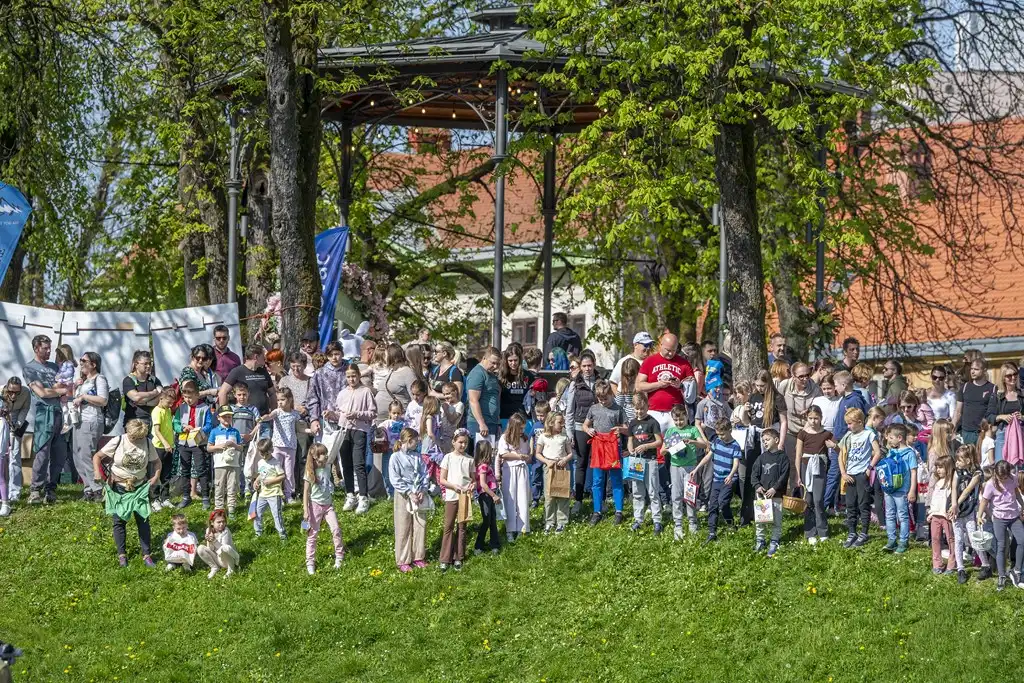 20260406 Šetalište doktora Franje Tuđmana, Karlovac, proljeće, Potraga za pisanicama (foto Igor Čepurkovski) 49