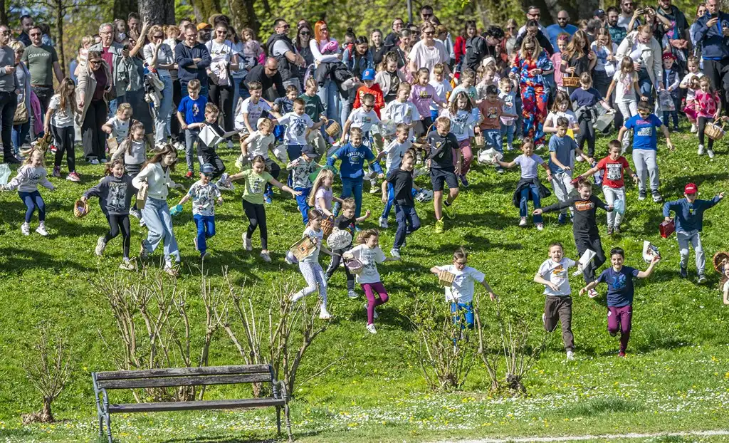 20260406 Šetalište doktora Franje Tuđmana, Karlovac, proljeće, Potraga za pisanicama (foto Igor Čepurkovski) 53