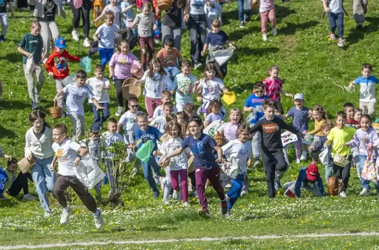 20260406 Šetalište doktora Franje Tuđmana, Karlovac, proljeće, Potraga za pisanicama (foto Igor Čepurkovski) 54