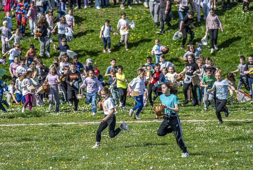 20260406 Šetalište doktora Franje Tuđmana, Karlovac, proljeće, Potraga za pisanicama (foto Igor Čepurkovski) 55