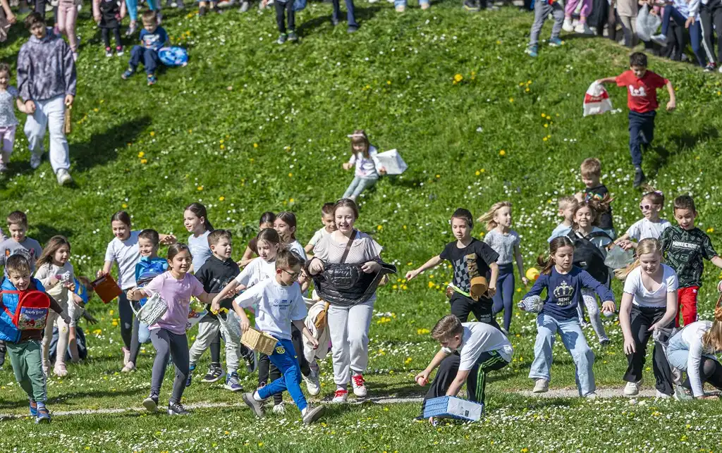 20260406 Šetalište doktora Franje Tuđmana, Karlovac, proljeće, Potraga za pisanicama (foto Igor Čepurkovski) 57