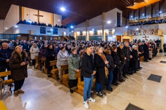 250219-ZlatnaBiblija (19) 250219-ZlatnaBiblija (19)