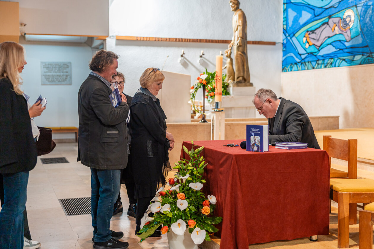 250527-KnjigaSente (46) 250527-KnjigaSente (46)