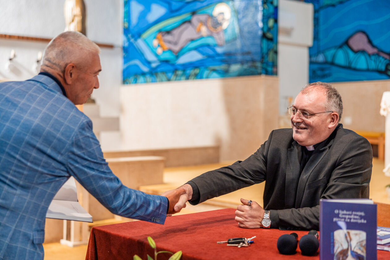 250527-KnjigaSente (47) 250527-KnjigaSente (47)