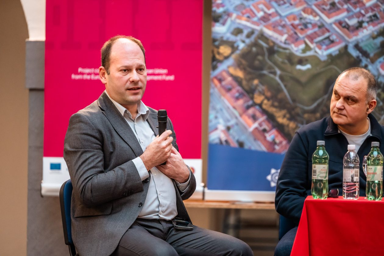 251204-OkrugliStol (27) 251204-OkrugliStol (27)