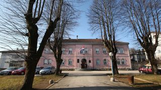 slunj, gradska uprava