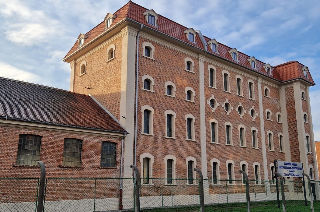 38951dbddb74c1456bee26a048297d3c