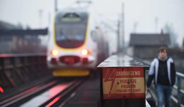 zeljeznicapruganesrecapoginulivlak(10) zeljeznicapruganesrecapoginulivlak(10)