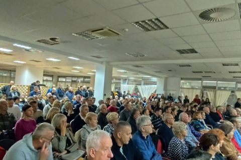 577039374_824005130383754_2907186572682597118_n