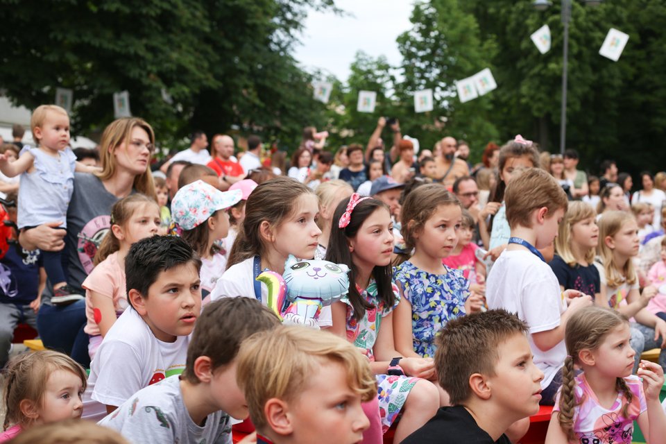 6064c54d4d0dae2b557858f6d55713a2-gallery_single_view