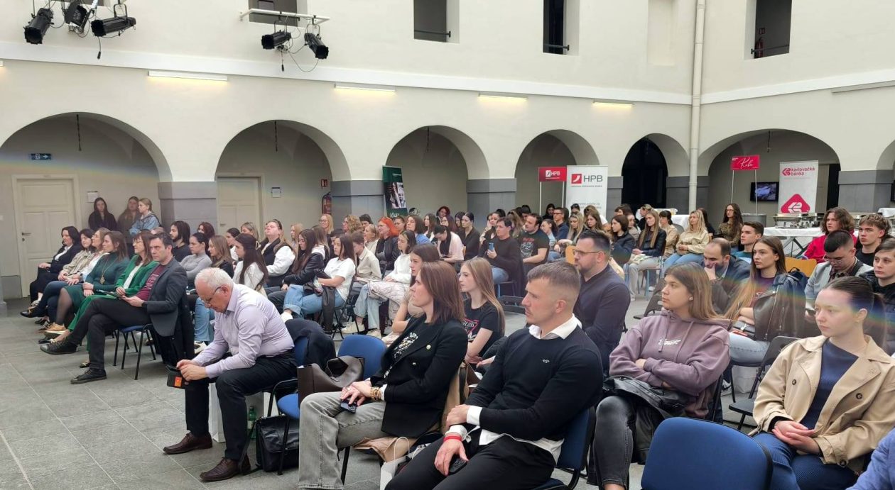 650327949_1382192793905487_7975980073754819048_n