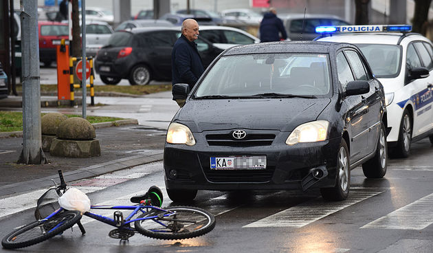 crnabiciklpolicijaprometna(9)