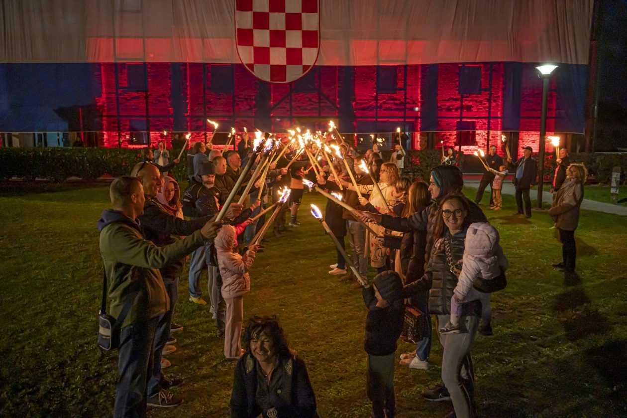 Bakljada na Turnju (1)