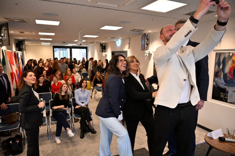 Digitalna zrelost gdje je granica i treba li je postaviti