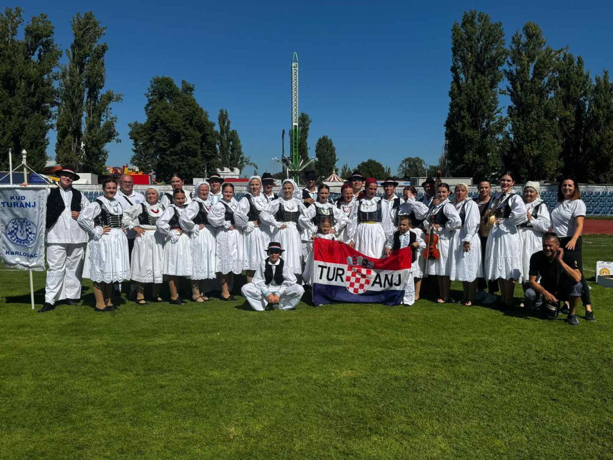 IMG-5d279c02bb030e16bb1801d722055c57-V IMG-5d279c02bb030e16bb1801d722055c57-V