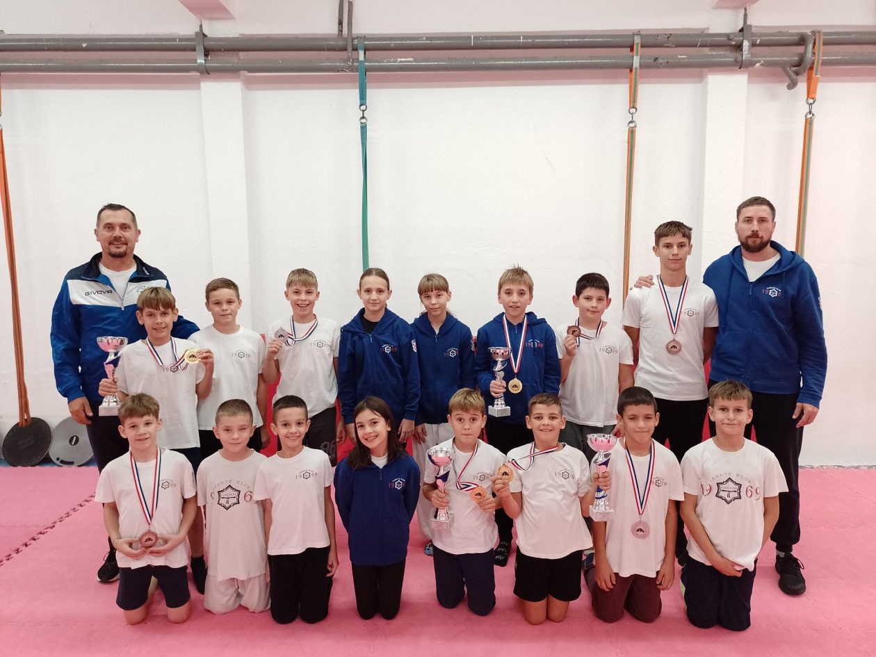 IMG_20251027_200423_788 IMG_20251027_200423_788