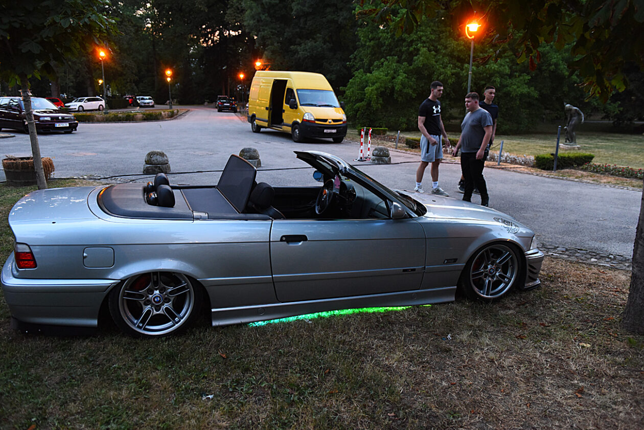 LookLow Event auti (3)