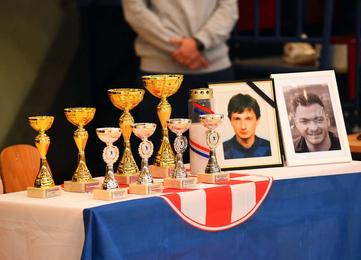 Memorijalni rukometni turnir Nebojsa Parezanin (20) Memorijalni rukometni turnir Nebojsa Parezanin (20)