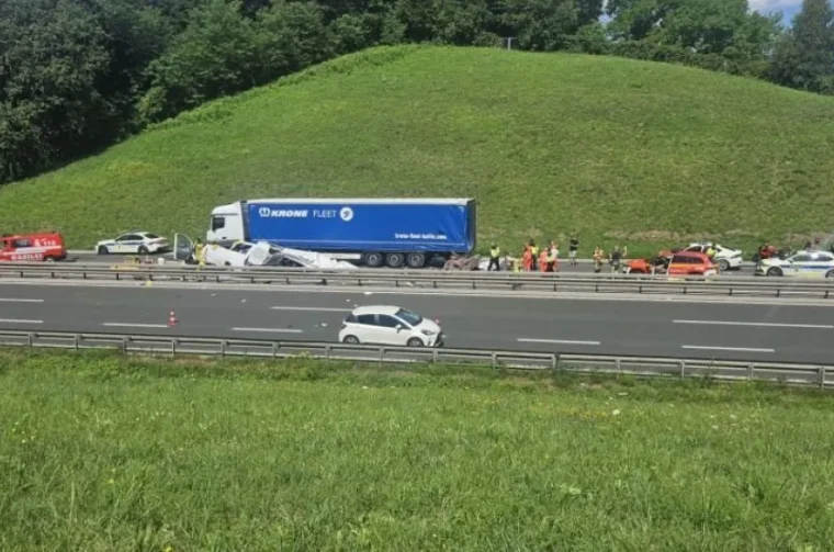 O-572d4575-1e2c-4d84-b86d-8669ea32813c-1200