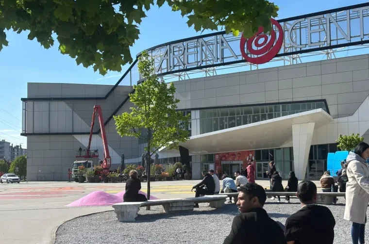 O-65140777-5a59-42a7-95a4-cf3bb3cd9870-760