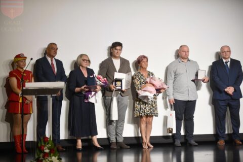 Zoran Milanović sudjelovao na svečanoj sjednici Grada Ogulina Zoran Milanović sudjelovao na svečanoj sjednici Grada Ogulina