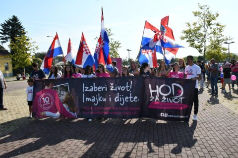 Slavonski Brod: Hod za život, obitelj i Hrvatsku pod geslom “Izaberi život! I majku i dijete.