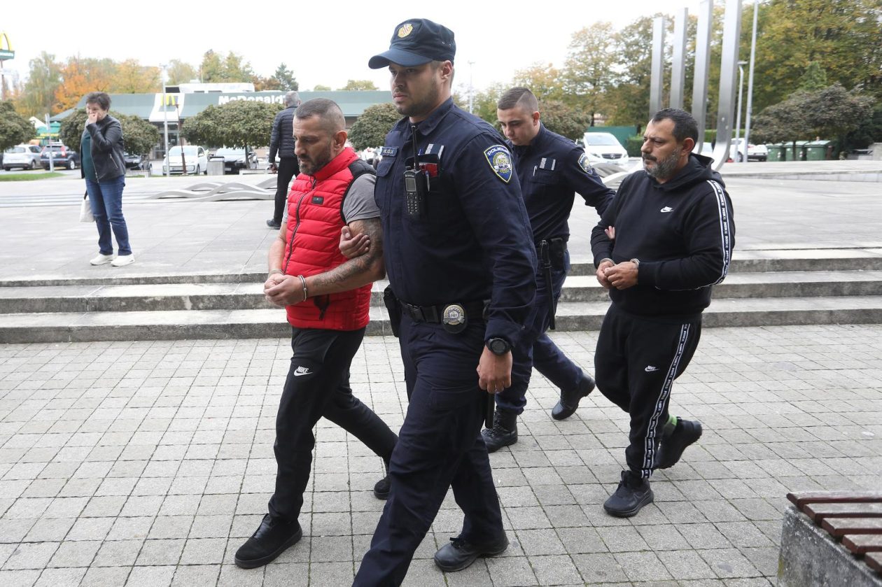 Karlovac: Privo?enje dvojice osumnji?enih za plja?ku zatitarskih kombija