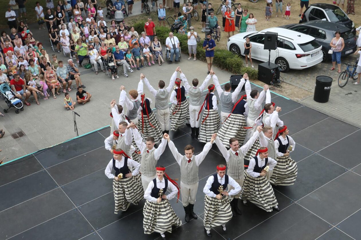 Karlovac: Nastup sudionika 26. Međunarodnog festivala folklora