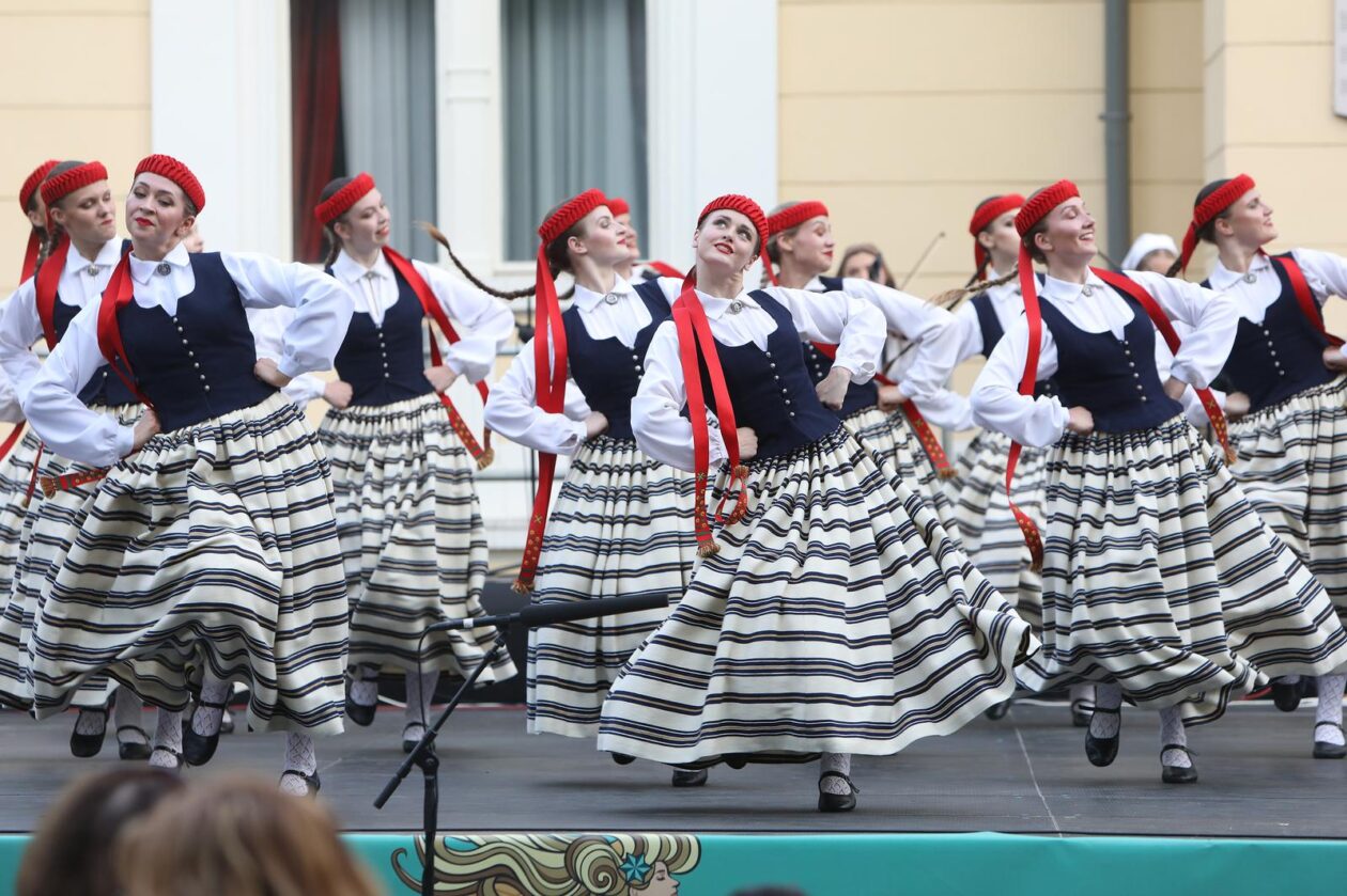 Karlovac: Nastup sudionika 26. Međunarodnog festivala folklora