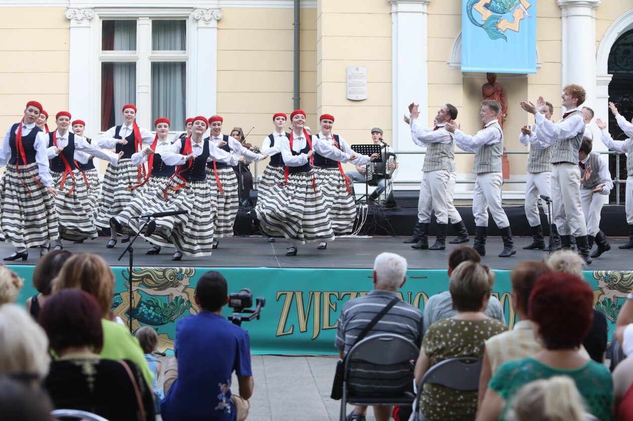 Karlovac: Nastup sudionika 26. Međunarodnog festivala folklora