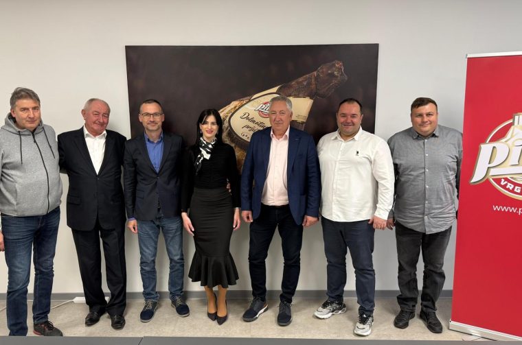 Potpisani Kolektivni ugovori u mesnim industrijama Pivac i Vajda