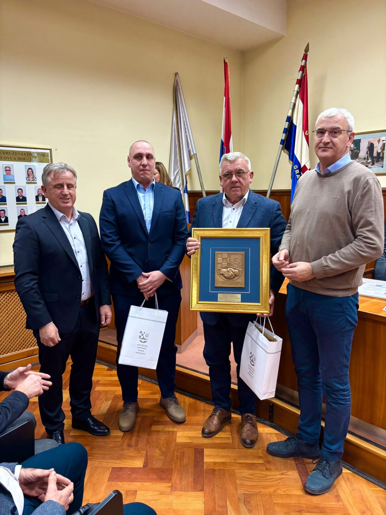 Statua – Darko i Tomislav Draženović