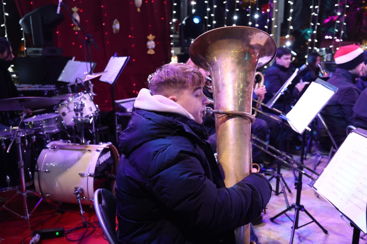 advent 2025 (2) advent 2025 (2)