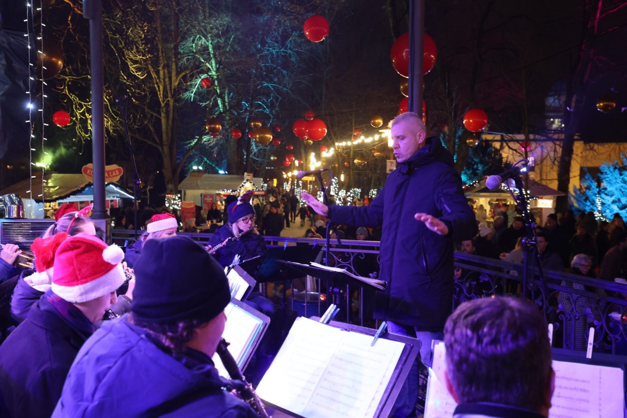 advent 2025 (5) advent 2025 (5)