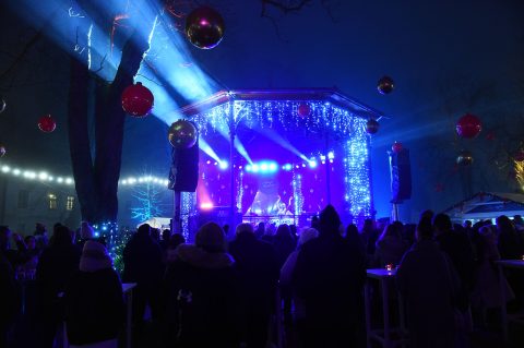 advent (28) advent (28)