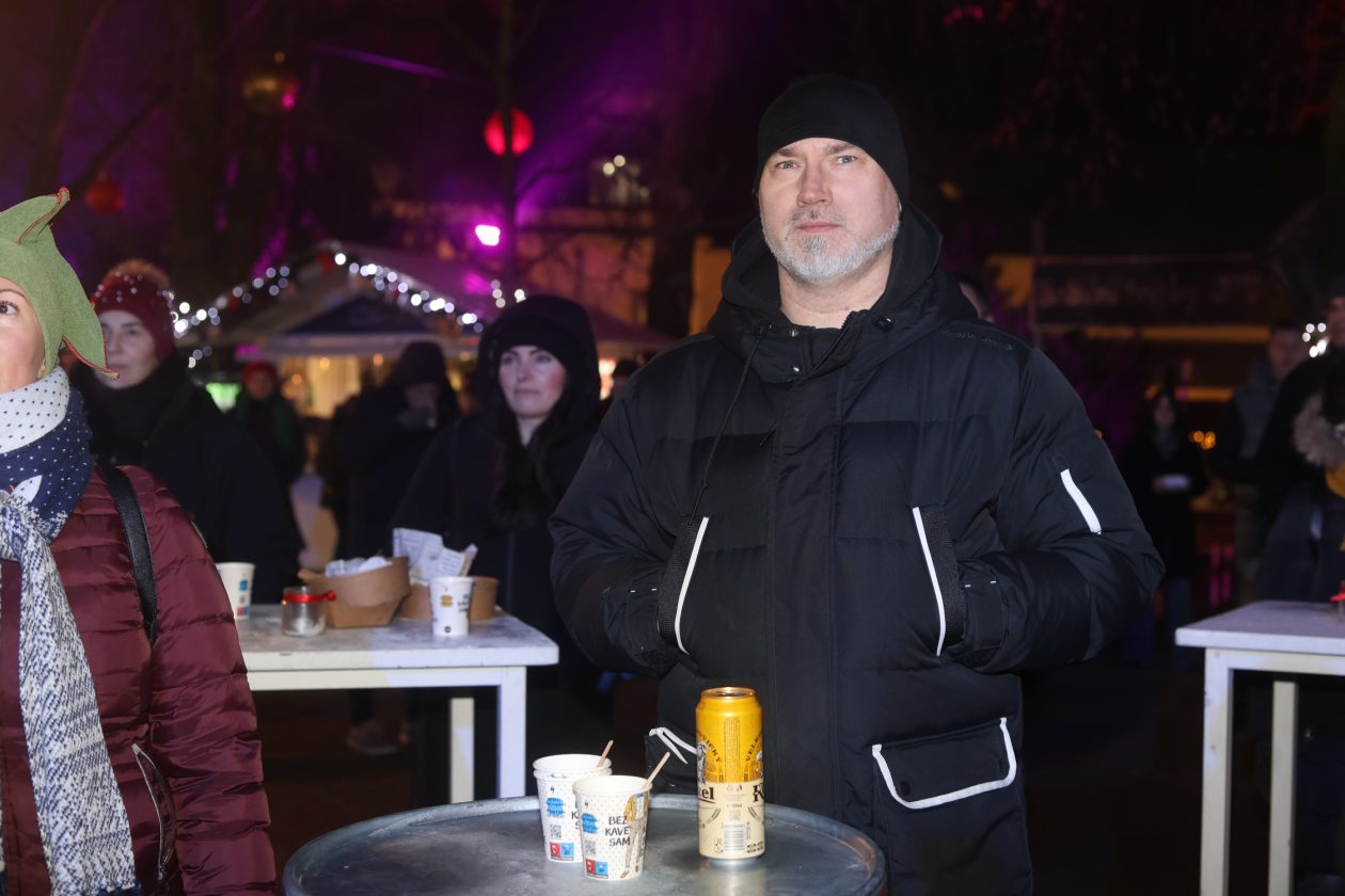 advent promenada (15) advent promenada (15)