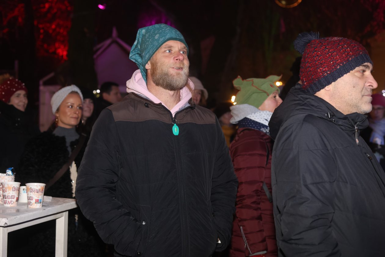 advent promenada (20) advent promenada (20)