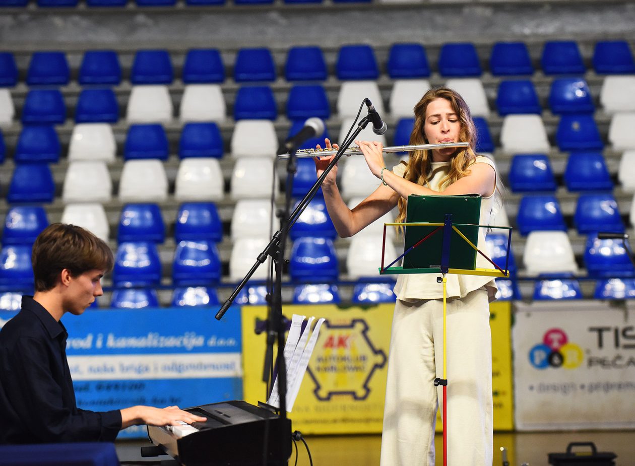 akademija gimnazija (18) akademija gimnazija (18)
