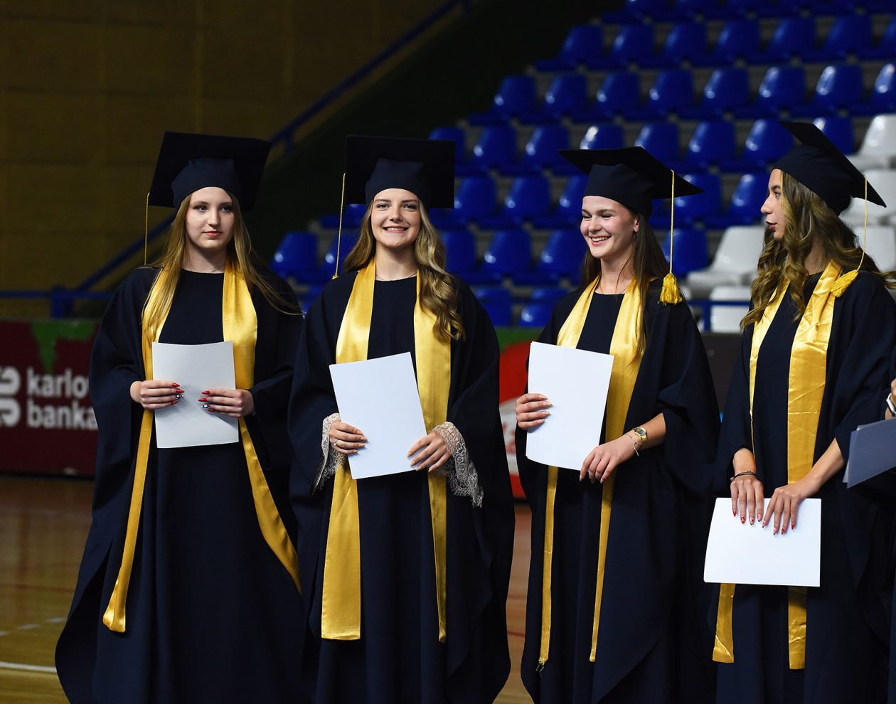 akademija gimnazija (92) akademija gimnazija (92)