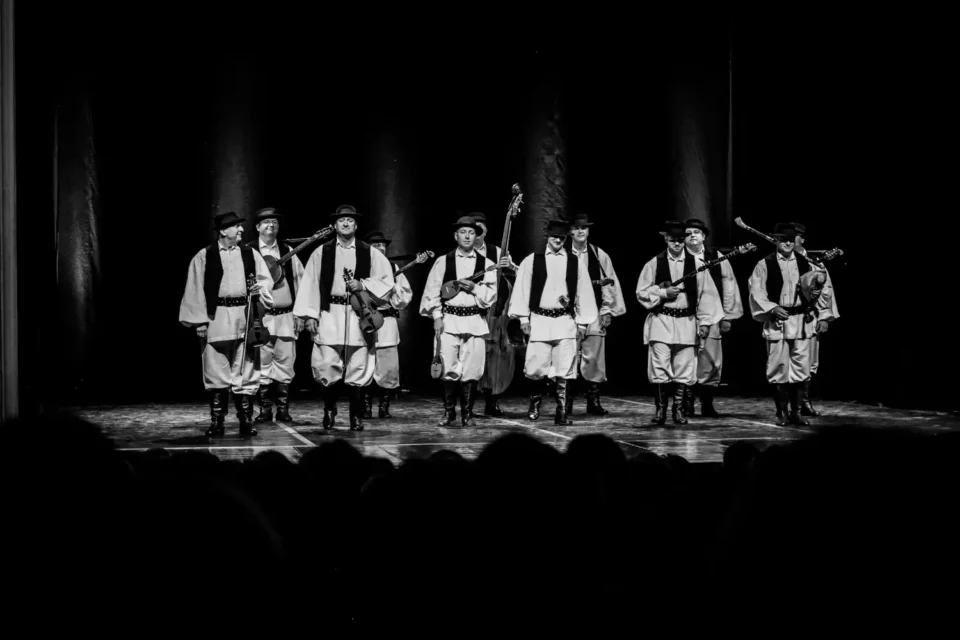 ansambl lado (19) ansambl lado (19)