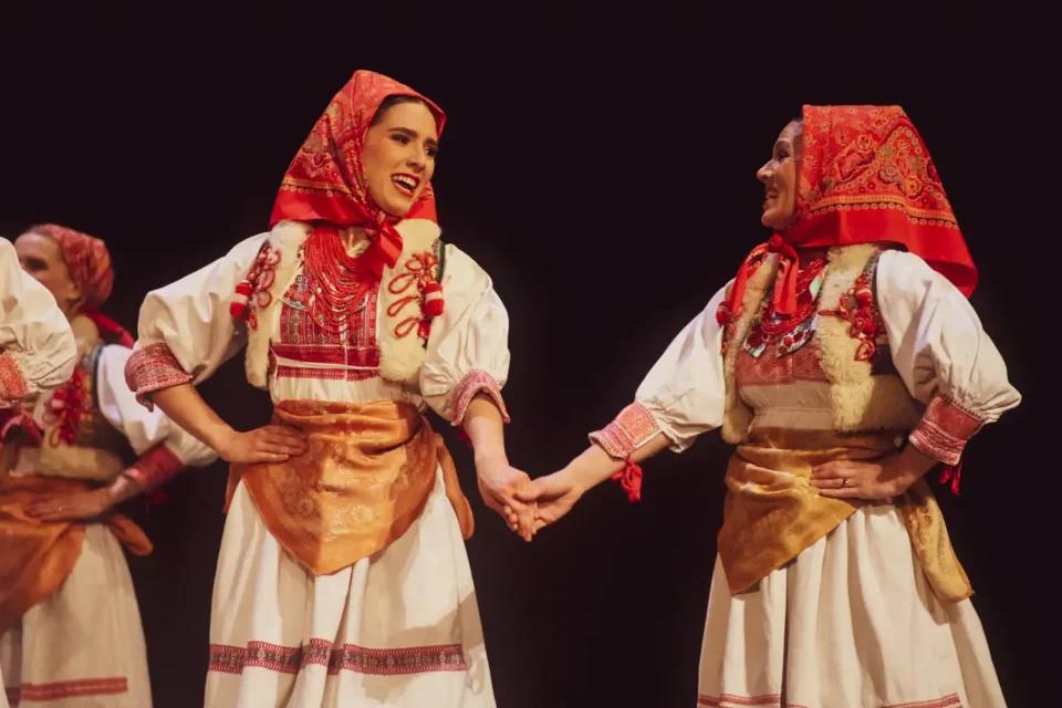 ansambl lado (21) ansambl lado (21)