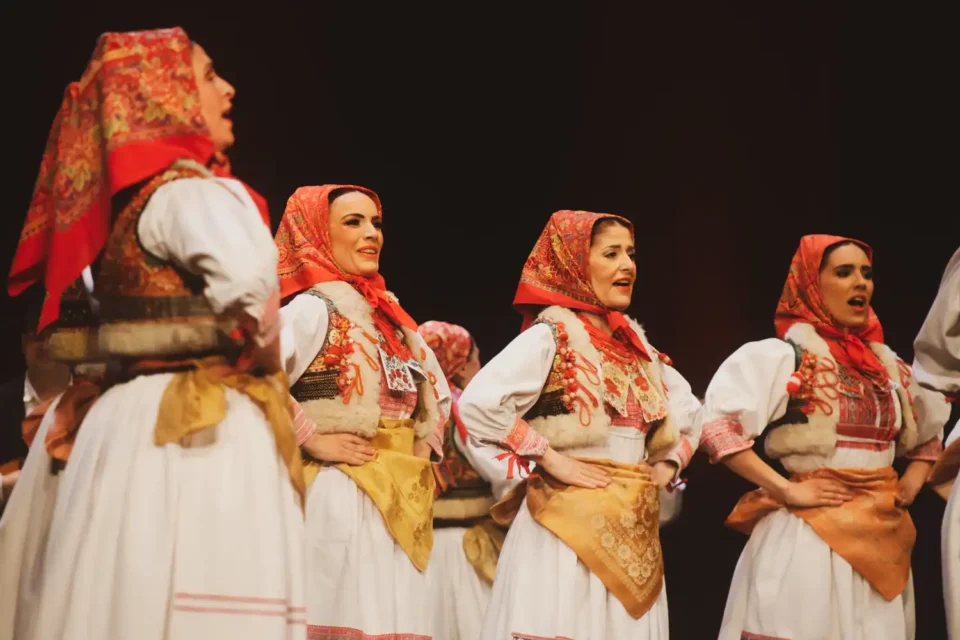 ansambl lado (27) ansambl lado (27)