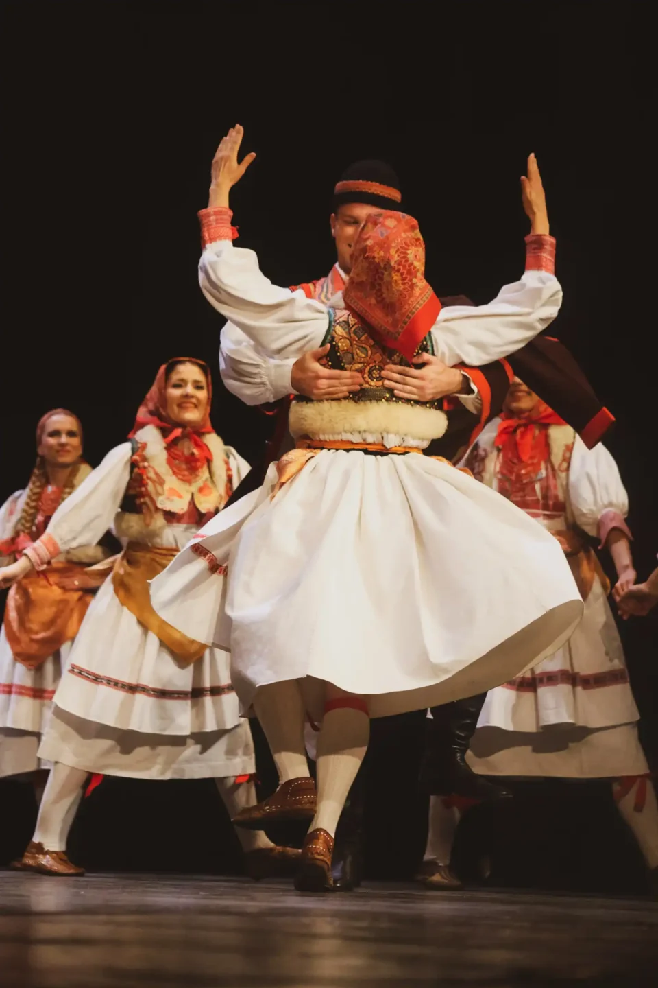 ansambl lado (28) ansambl lado (28)