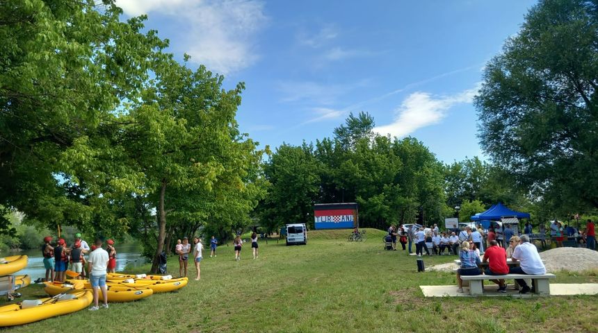 Image 6082661 (auto) Image 6082661 (auto)